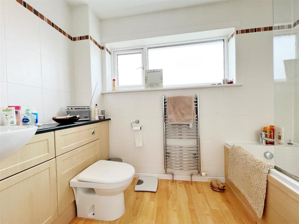 Bathroom.jpg