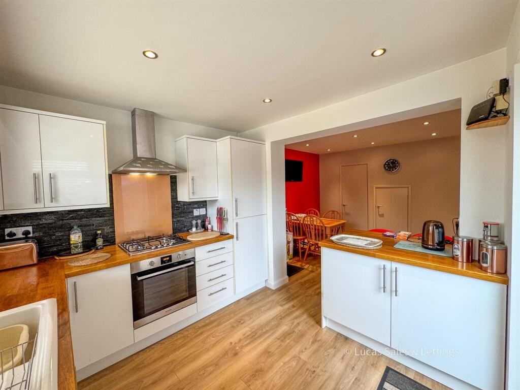 29 Ledbury Rd BS-04.jpg