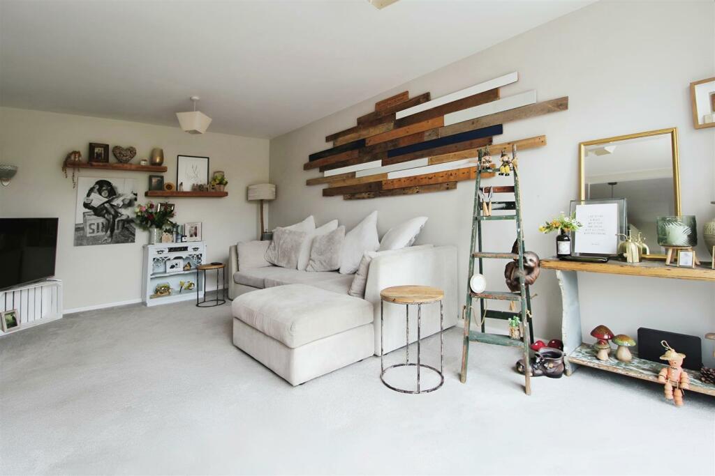 13325252-lounghe 202.JPG