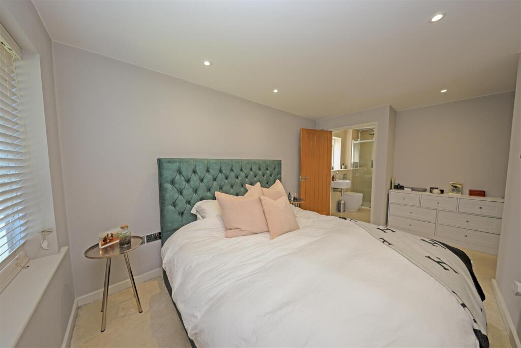 Upper Drive bedroom-1.jpg