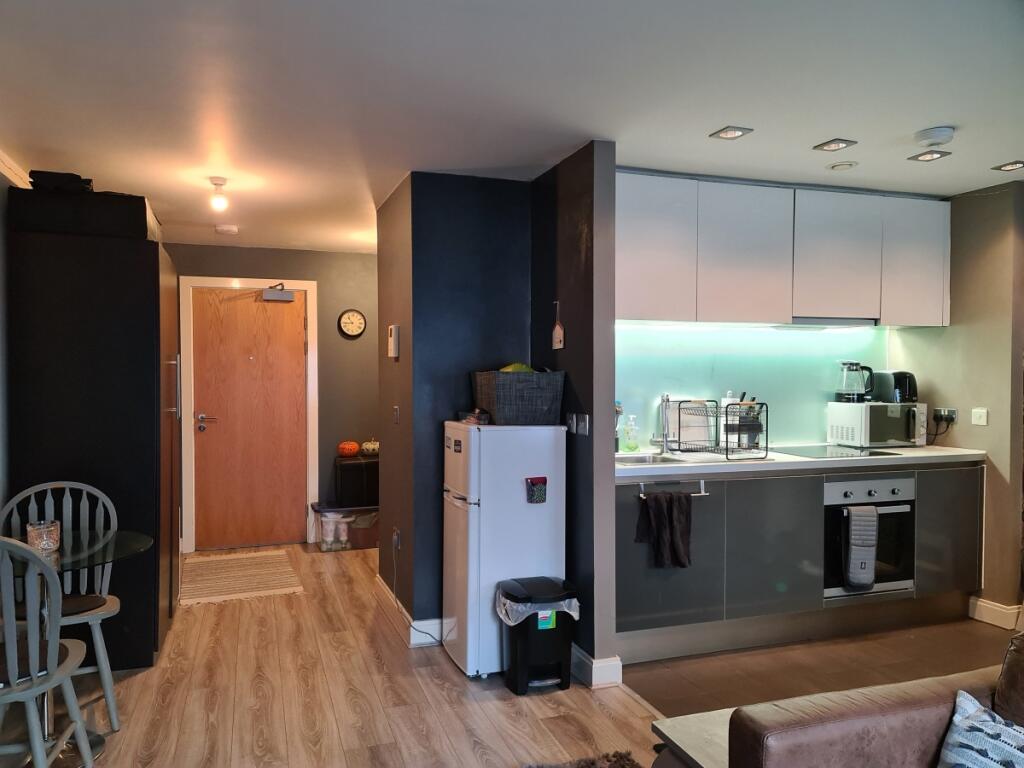 C502 Kitchen entr...