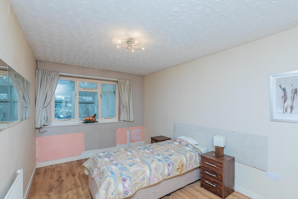 36 Shrubbery Road -7
