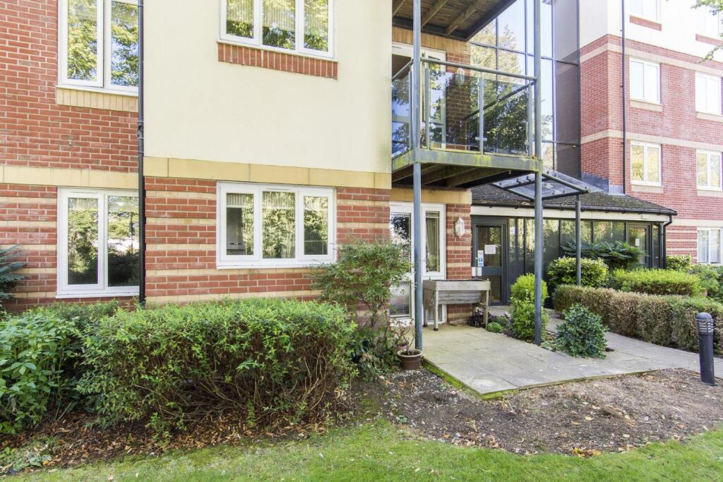 Apartment &amp; Patio