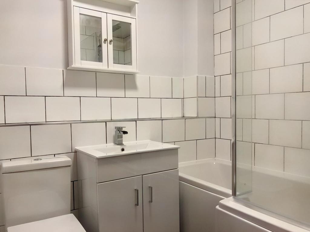 5.Bathroom.JPEG