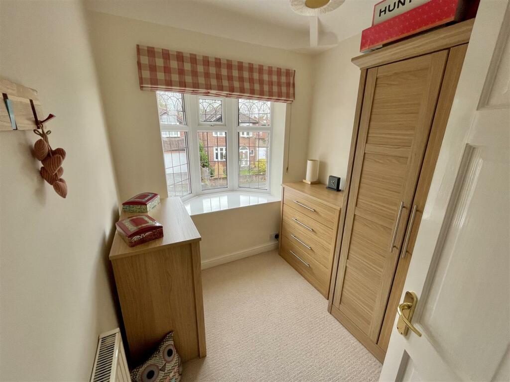 Bedroom 4.jpg