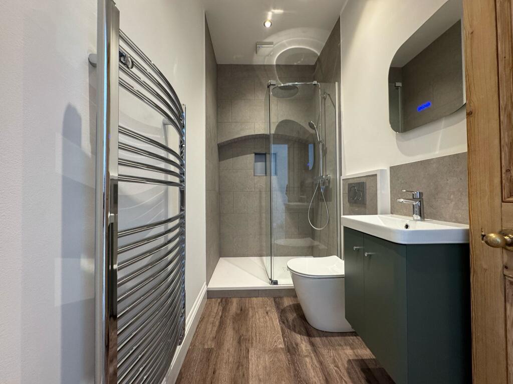 Shower Room.JPG