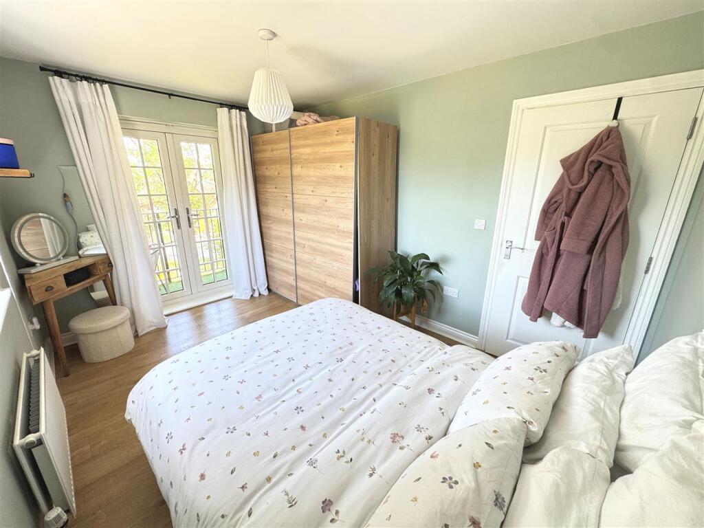 Bed 1.jpg