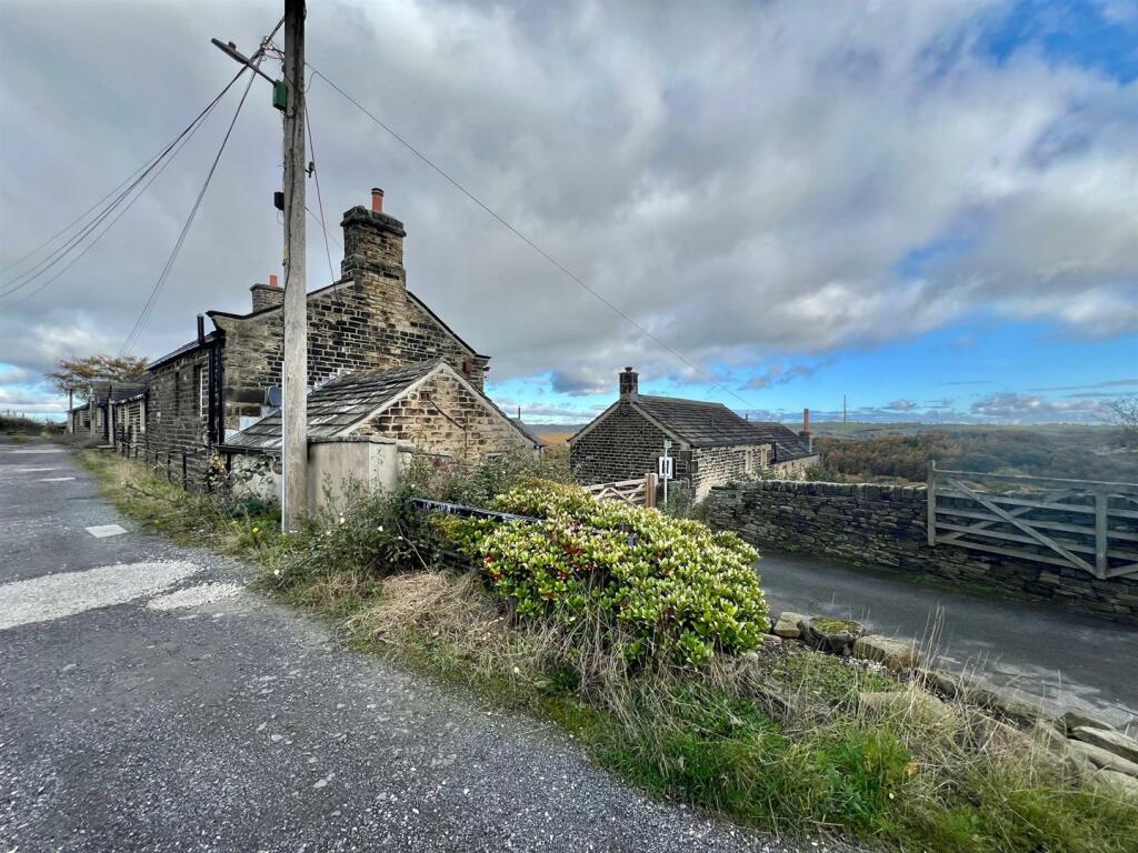Bramleys Estate Agents - Manor Road - Farnley Tyas