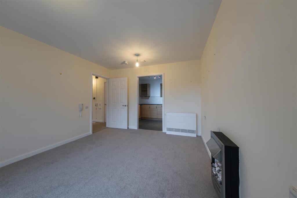 53 Hazelmere-006.jpg