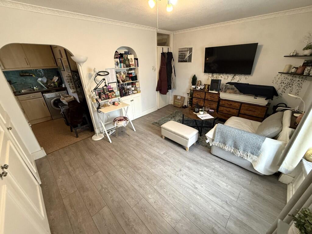STUDIO ROOM (C)
