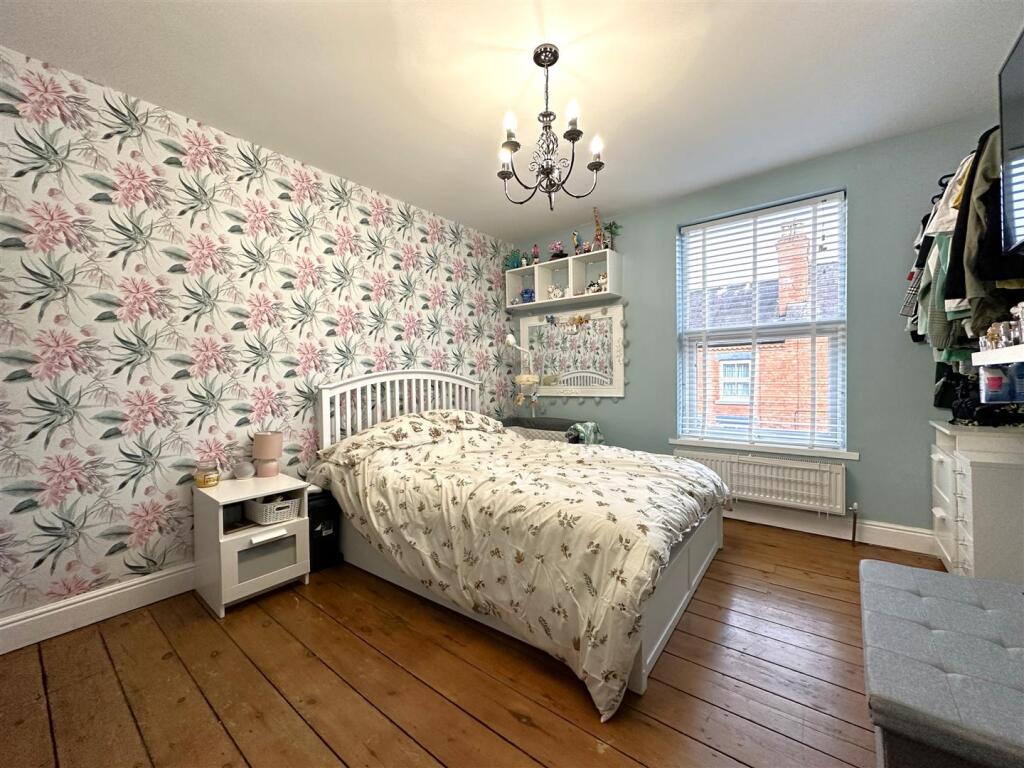 Master Bedroom 445