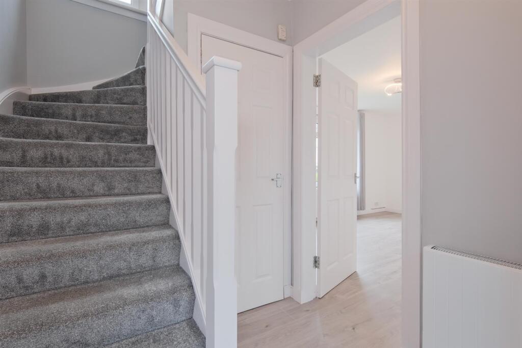 013-3 Loanhead Crescent, Newarthill, ML1 5AW.jpg