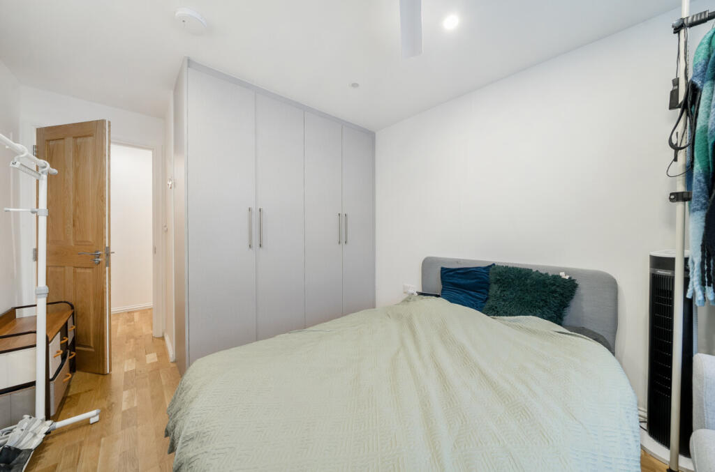 1366081-18-68fa0a...