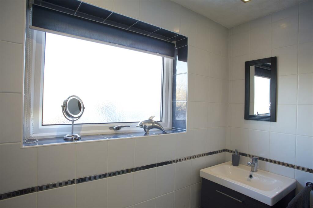Showeer room 1.jpg