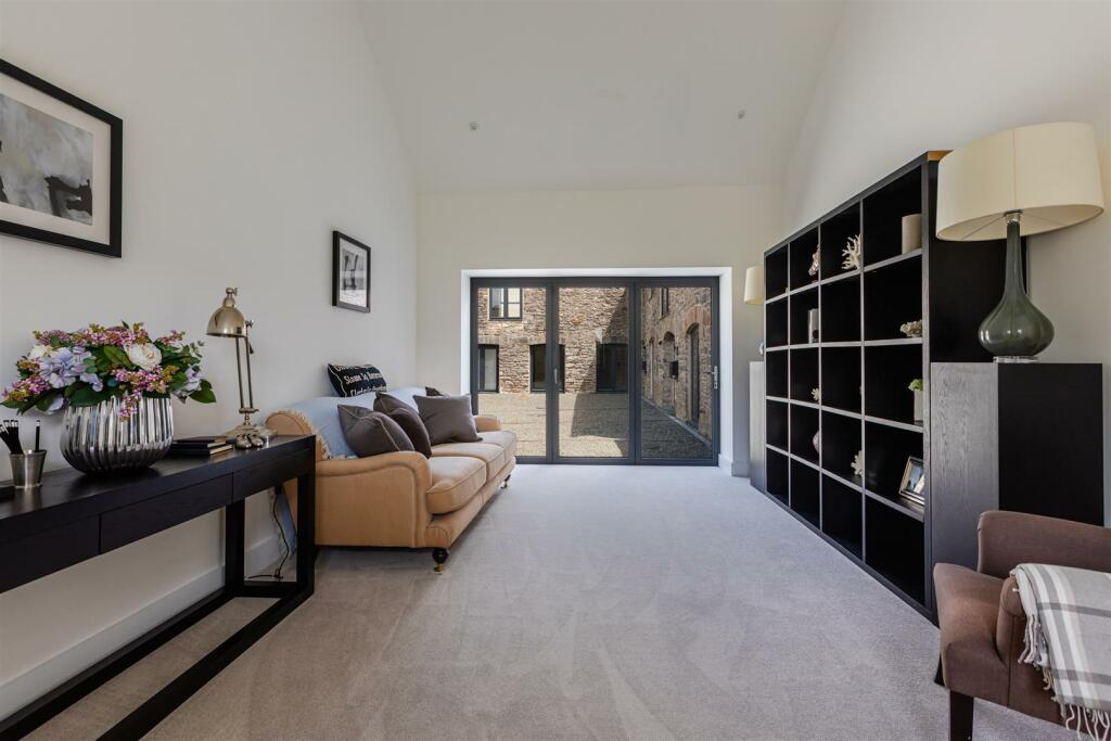 A09 - Barns @ Higher Court Barns, Littlehempston -