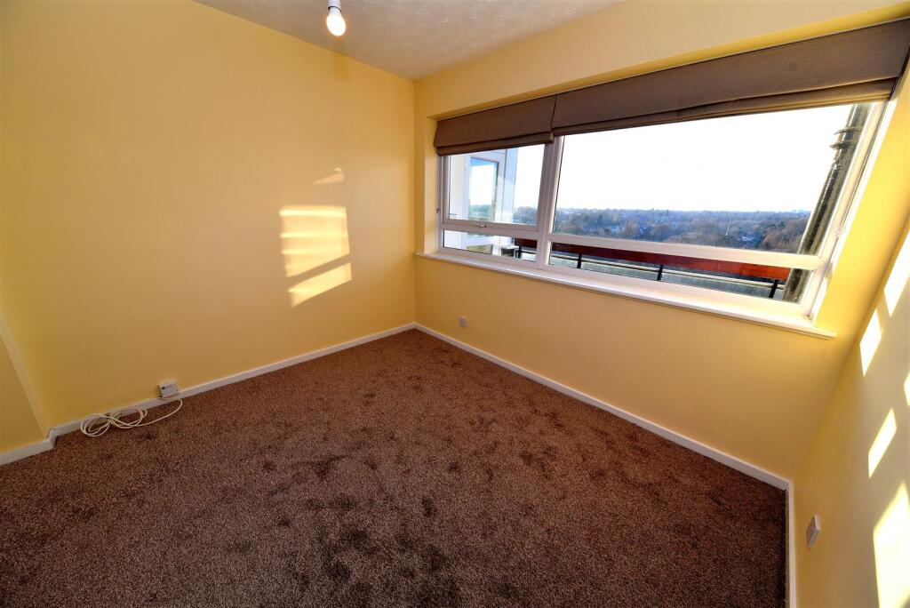 bedroom 2 2.JPG