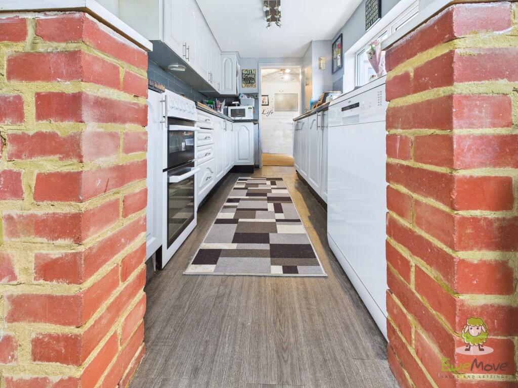 CAM01543G0-PR0158-STILL021