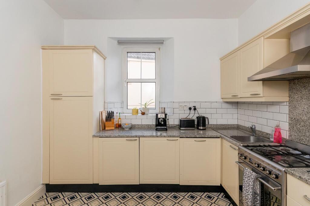 0T4CDHS - Kitchen B.jpg