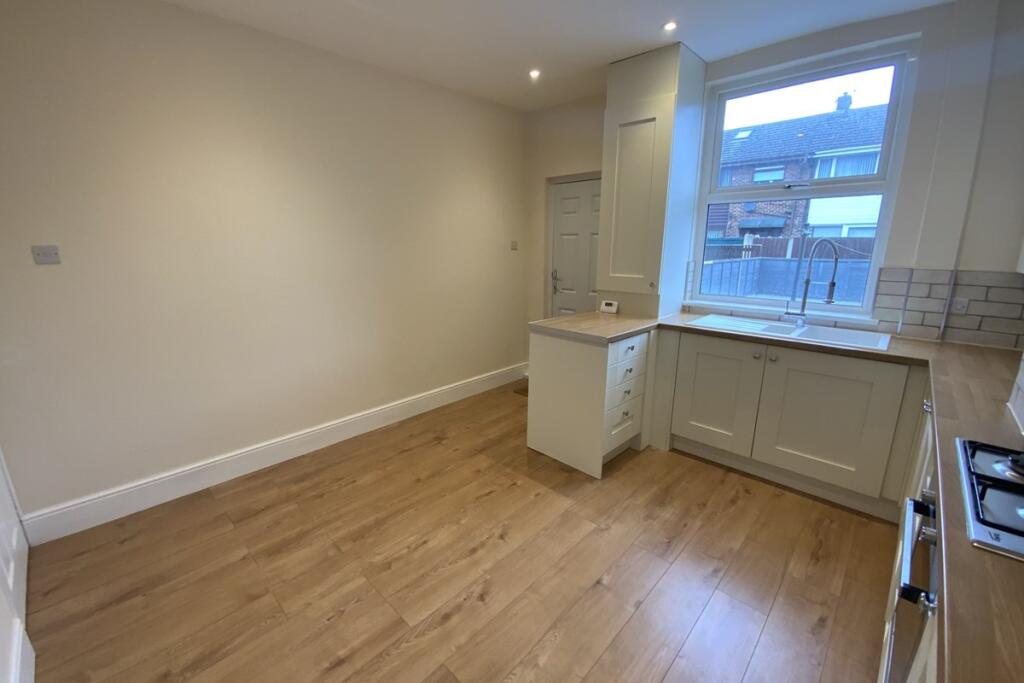 kitchen/dining room 