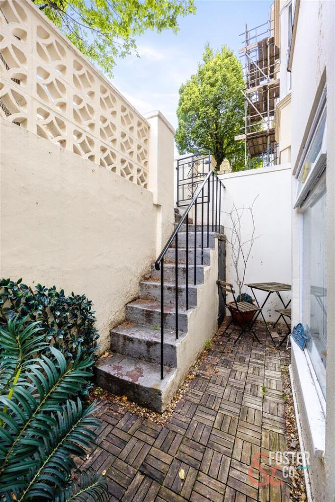 York Road 34, Basement Flat-016.JPG