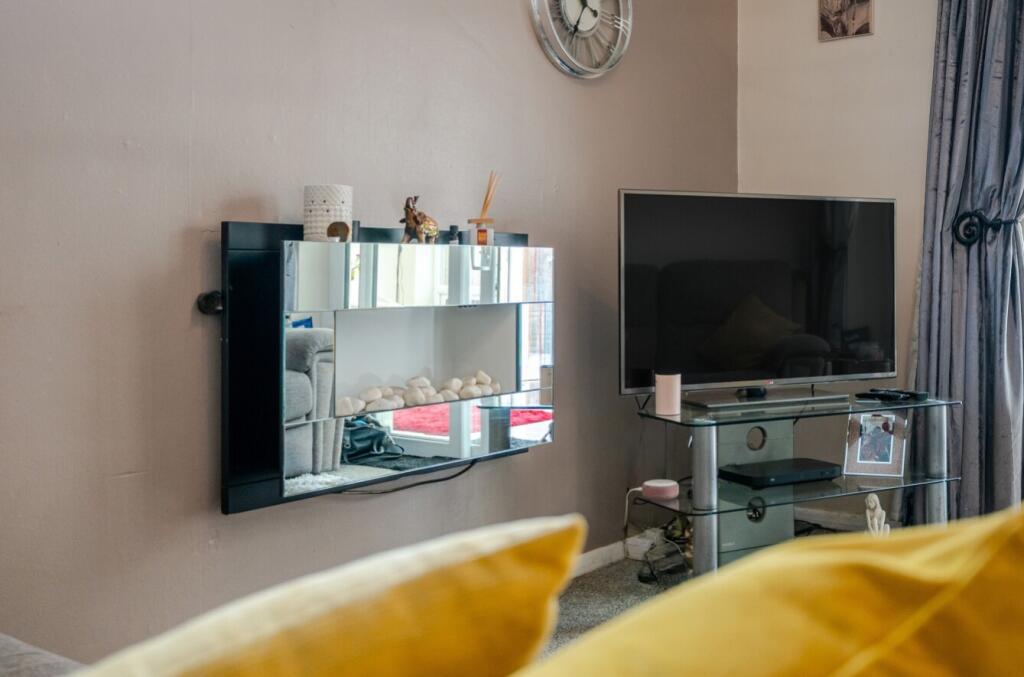 1342989-7-68a6e07e2d6b8