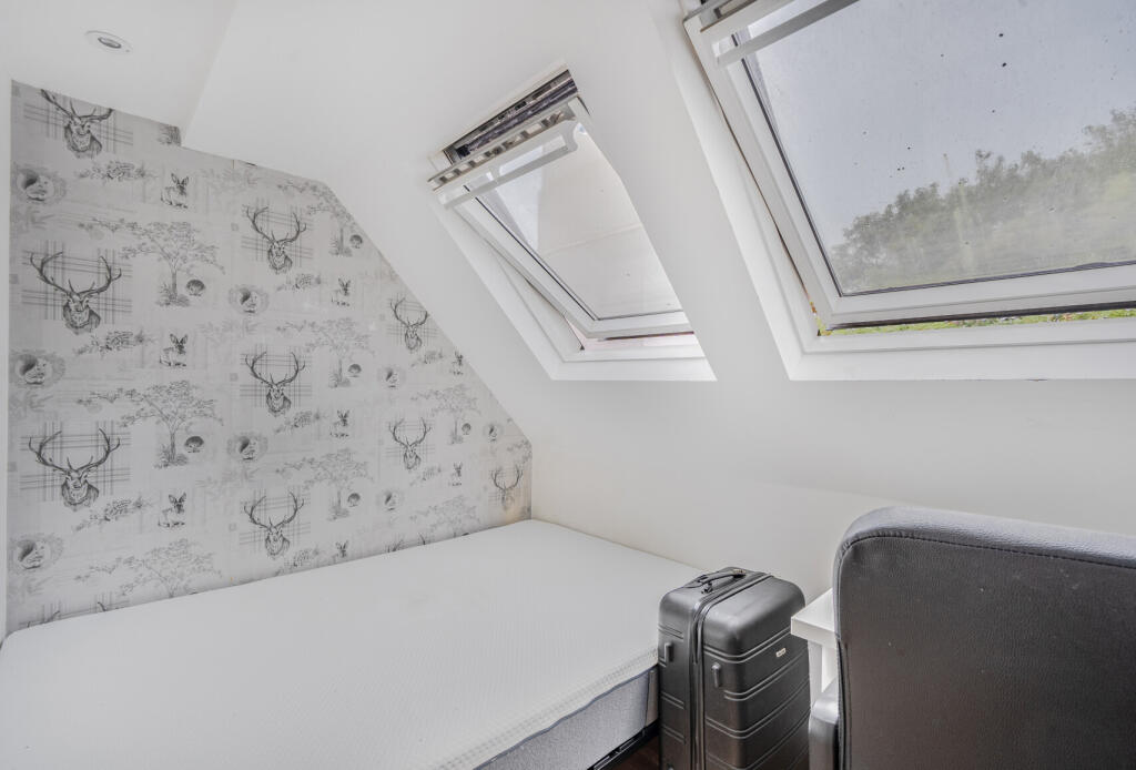 1360095-7-68dff28...