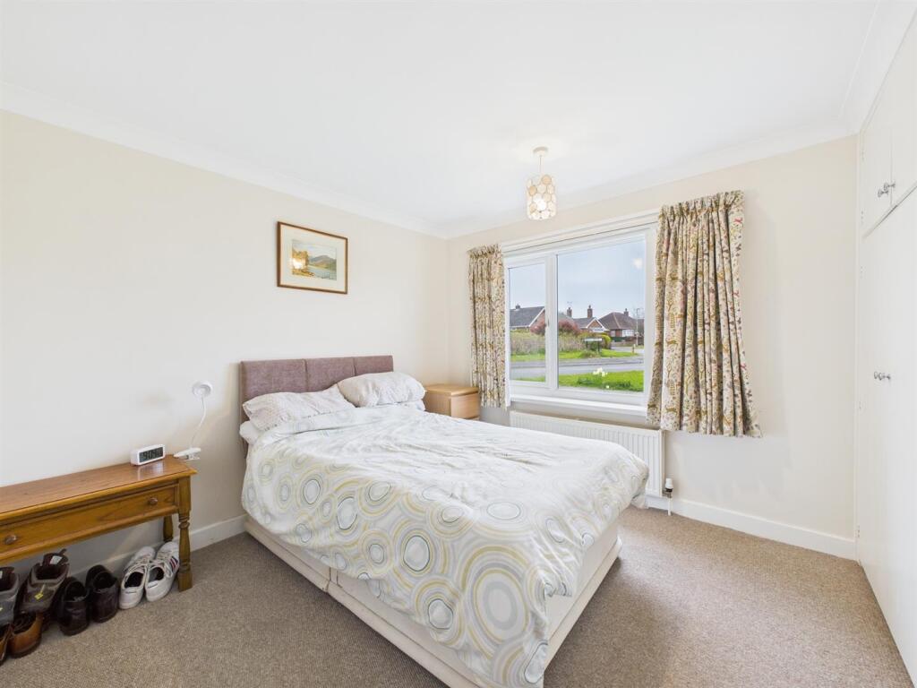 Bedroom: