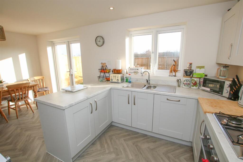 OPEN PLAN DINING KITCHEN