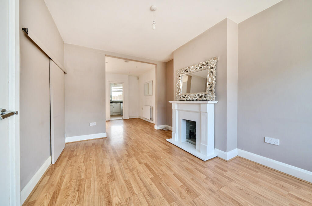 1321772-5-686be37...