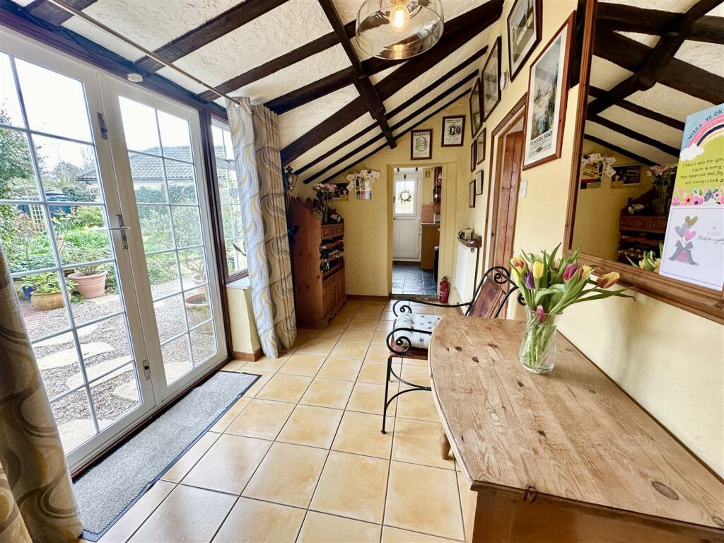 sitting room with garden aspect.JPEG