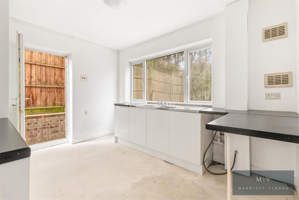 Pollards Wood Road 1A MV-6.jpg