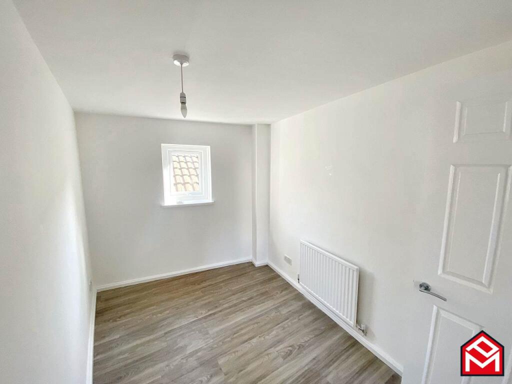 Bedroom 2a 41a High 