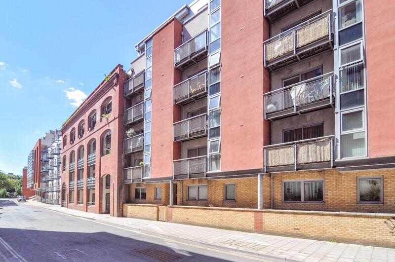 Three Queens Lane, Bristol, BS1