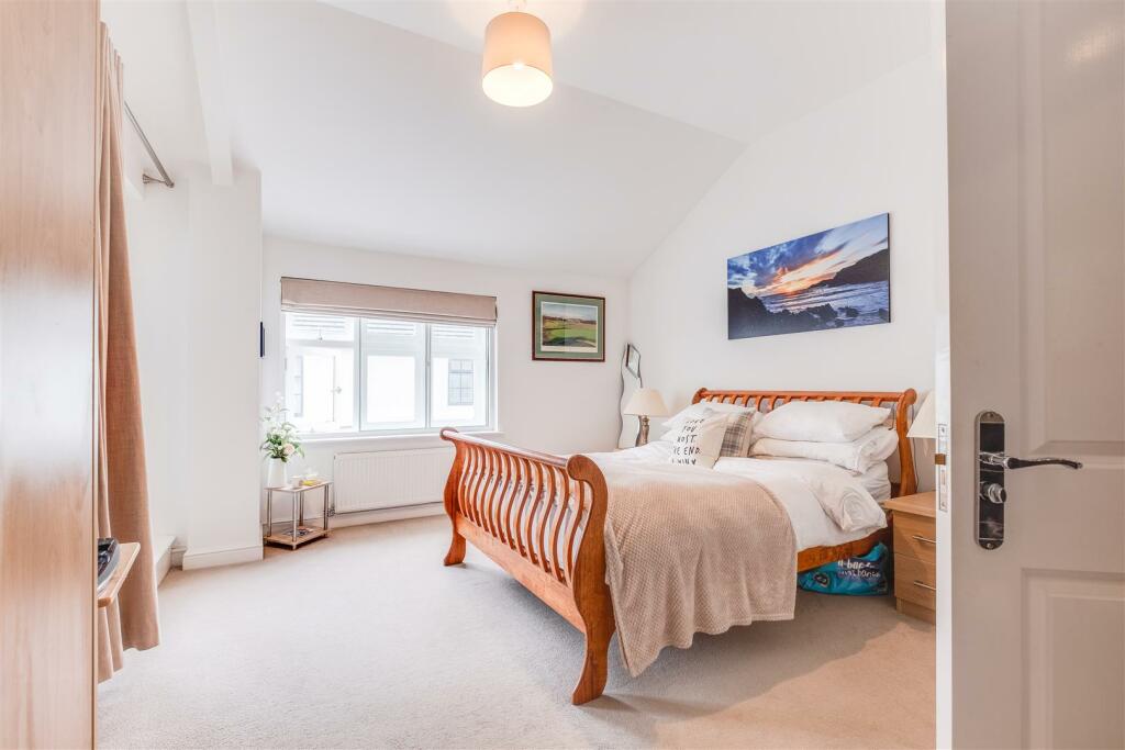 Constables - 41 Mostyn House New-3.jpg