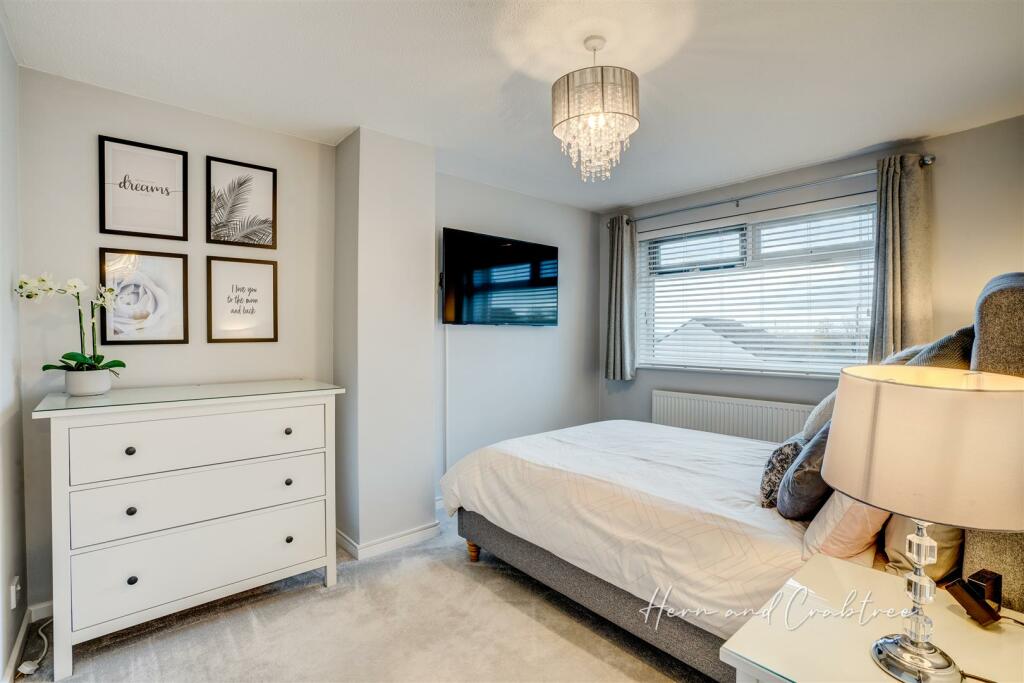 Launcelot Crescent, Thornhill, HernCrabtree (23).j