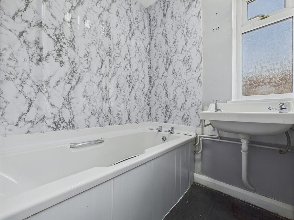 CAM04273G0-PR0141...