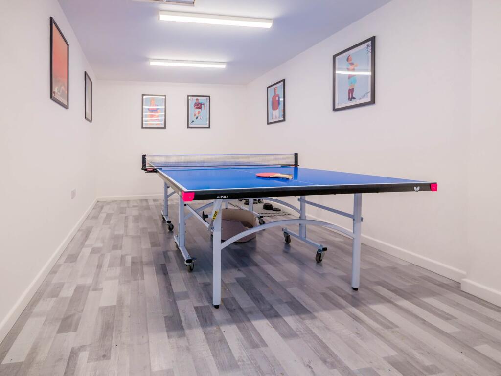 Garage/Games Room