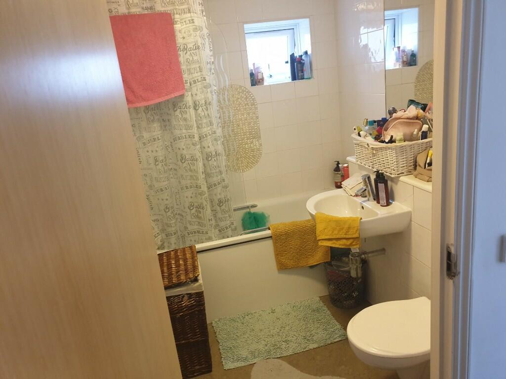 Bath/Shower/w.c.