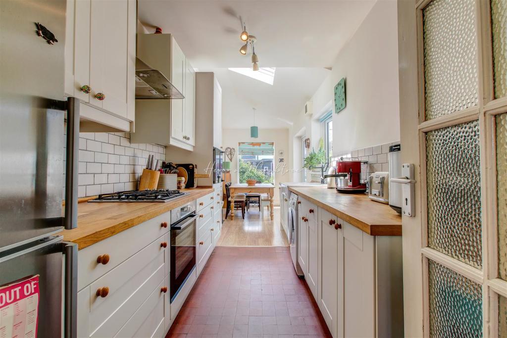 St Agnes, Heath, HernCrabtree, (8).jpg