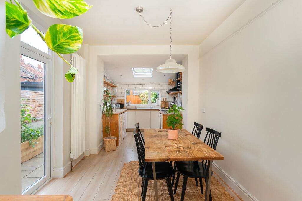 0C2RBN - Kitchen Diner F.jpg