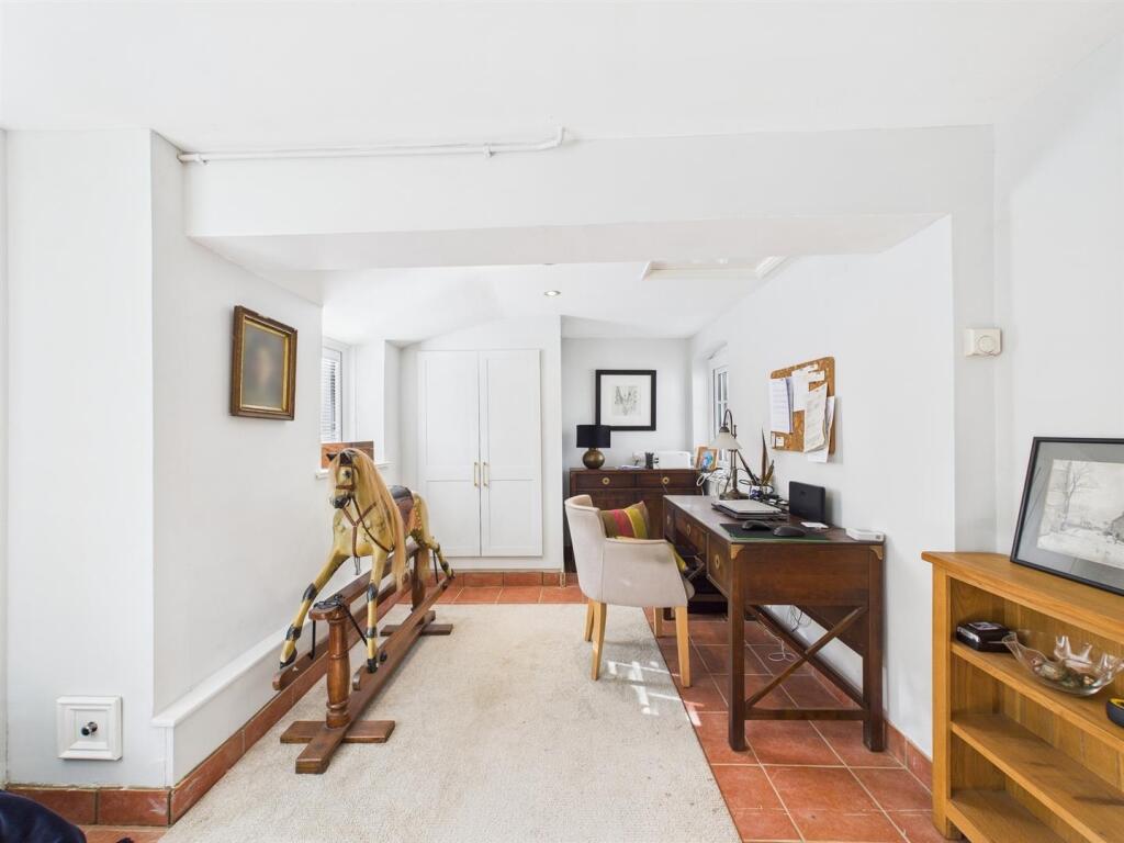 22 - Detached Period Property for Auction, Swinefo