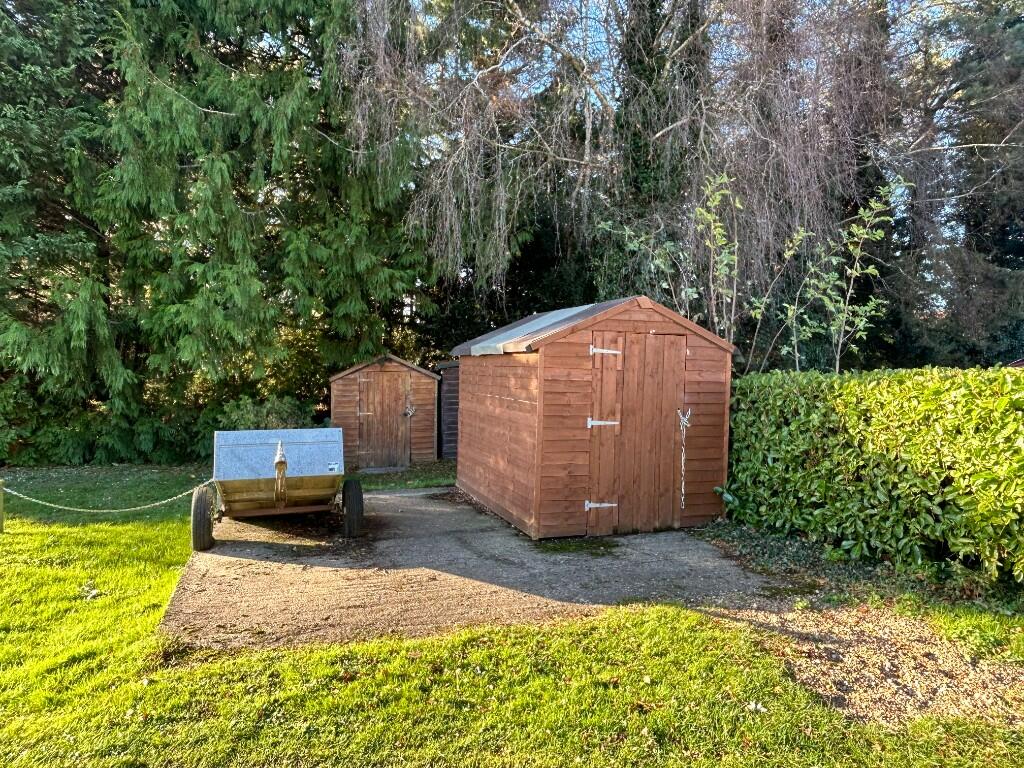 Detached garden
