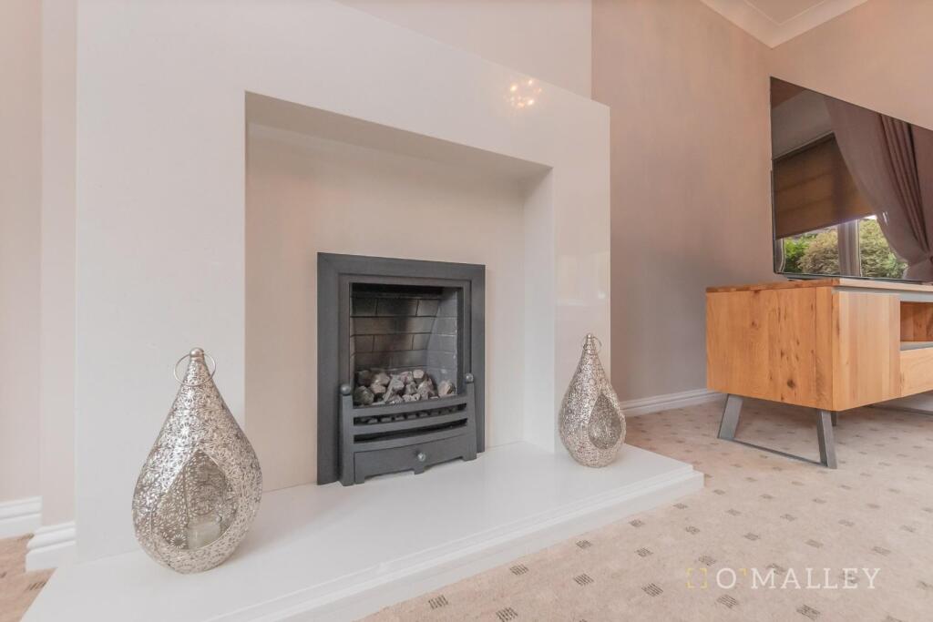 13. Living Room 6.jpg