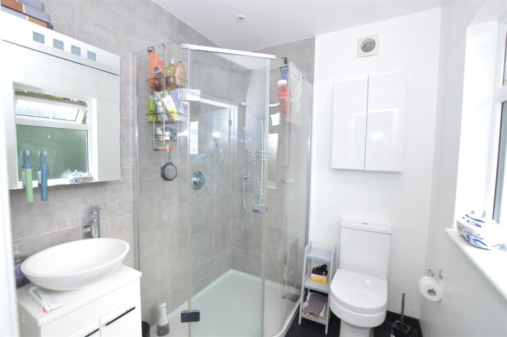 62 Ryecroft Avenue Shower.JPG