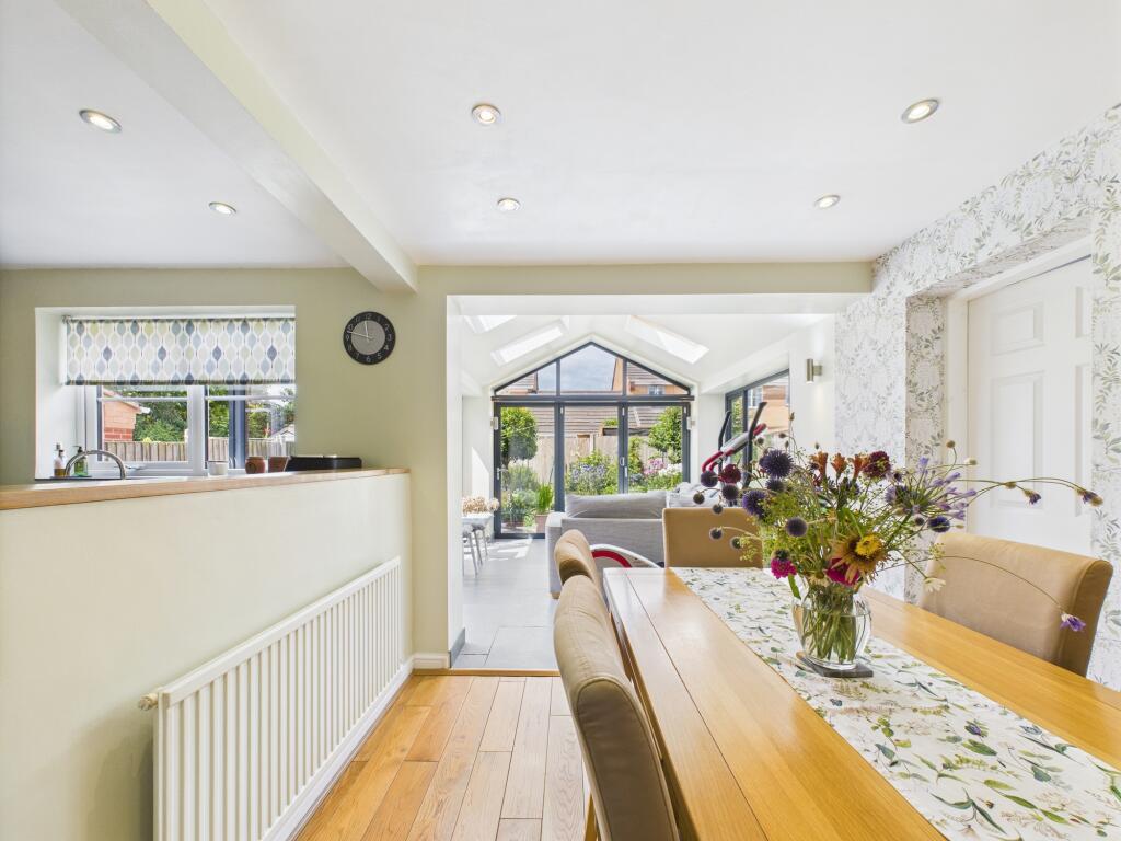 Kitchen Dining Area
