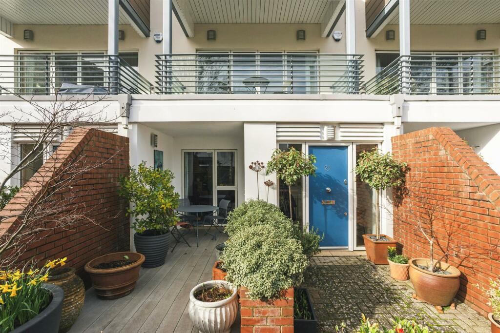 64846_21 Vittoria Walk Cheltenham- (7)_low.jpg
