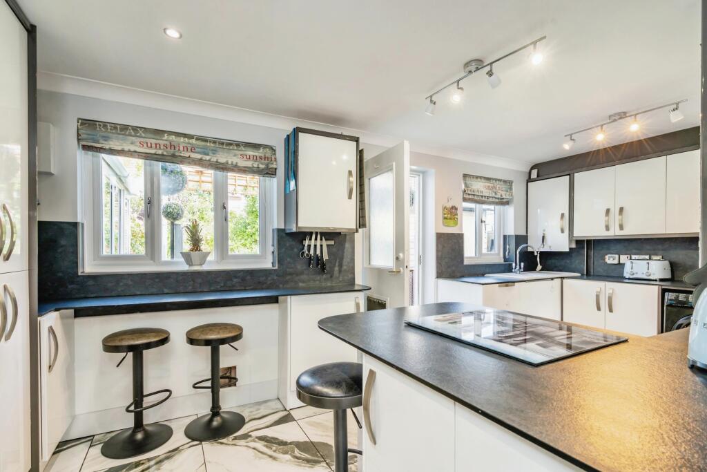 Kitchen breakfast room