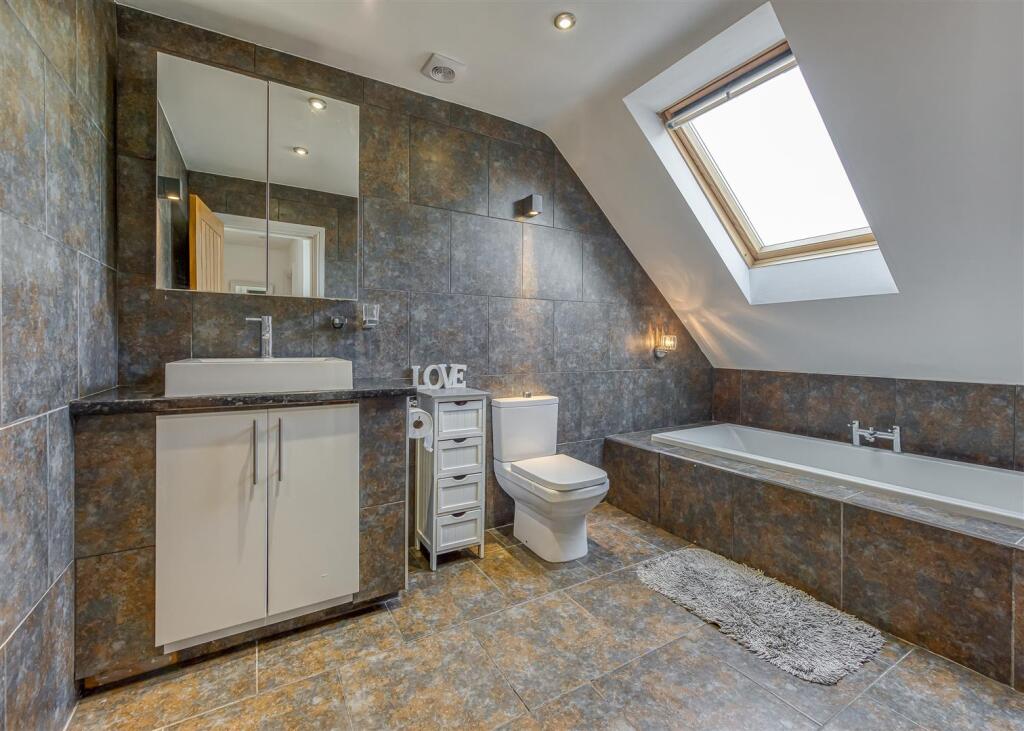 14 Ackleton Gardens-Bathroom.jpg