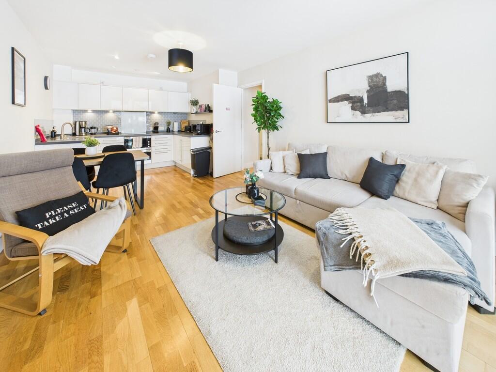 CAM03974G0-PR0112...