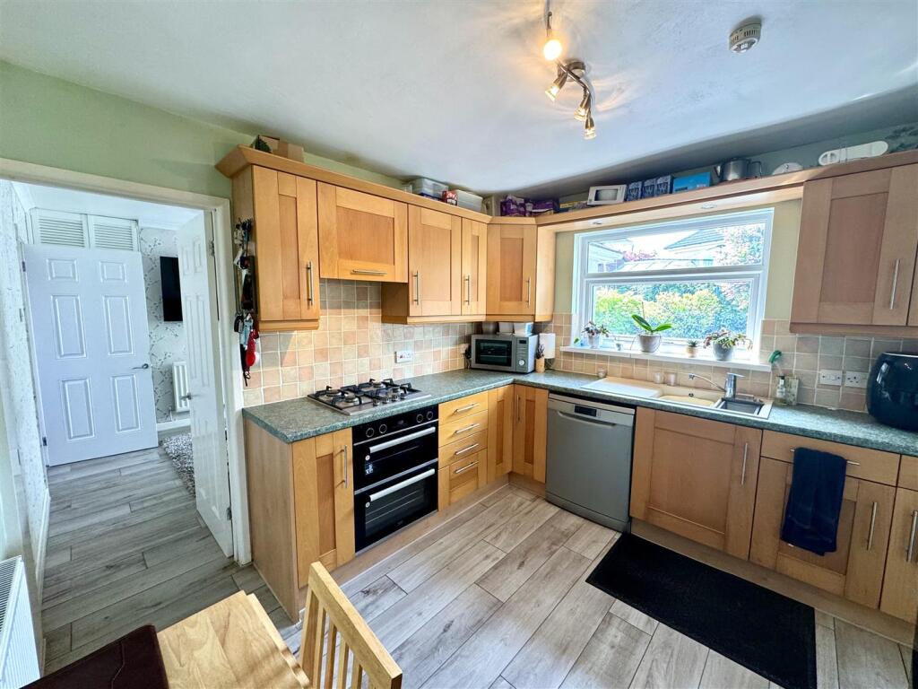 KITCHEN/BREAKFAST ROOM